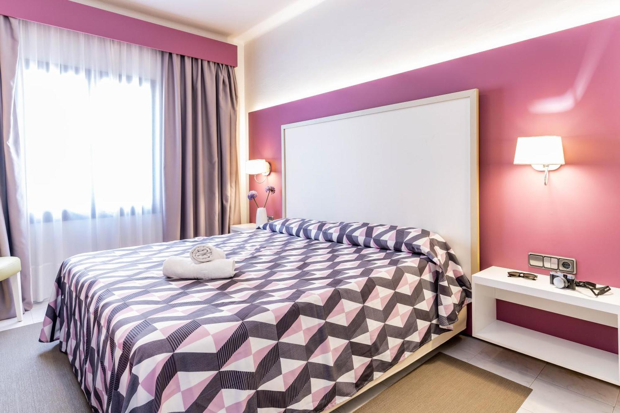 The Purple Hotel - Adults Only San Antonio Abad Habitación foto